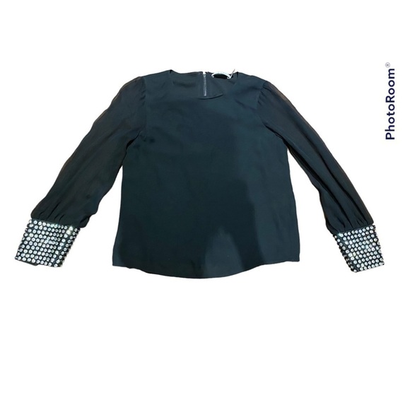 ALICE & Olivia studded cuff blouse. - Picture 4 of 11